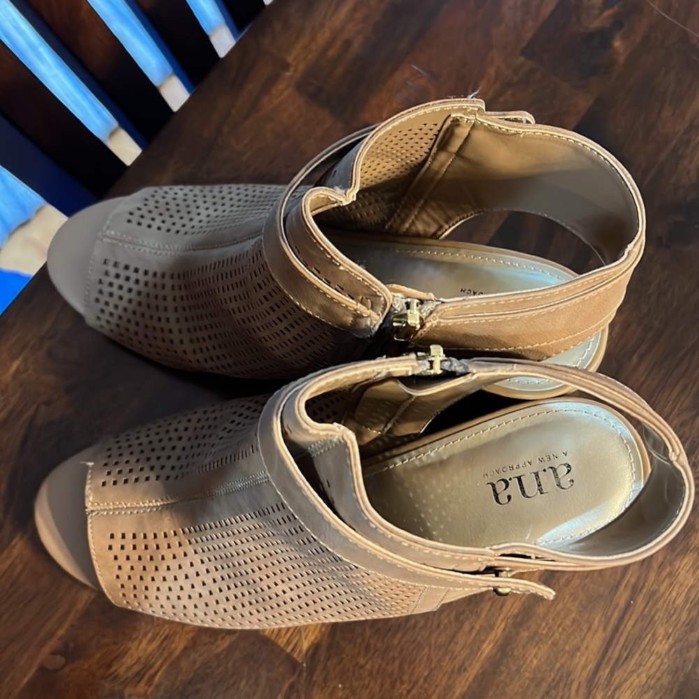 Stylish a.n.a Heels, Size 10 - Picture 8 of 14